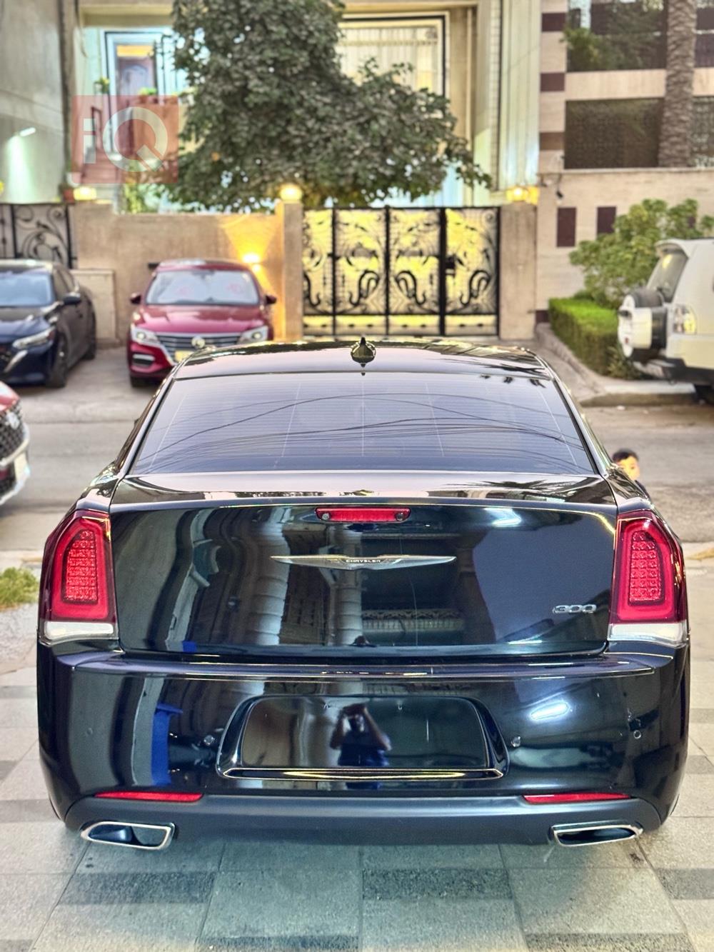 كرايسلر 300